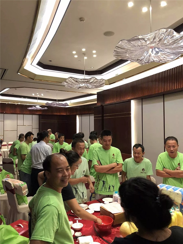 2018德旺中秋博饼晚宴,与一线施工员共襄团圆 2018德旺中秋博饼晚宴,与一线施工员共襄团圆