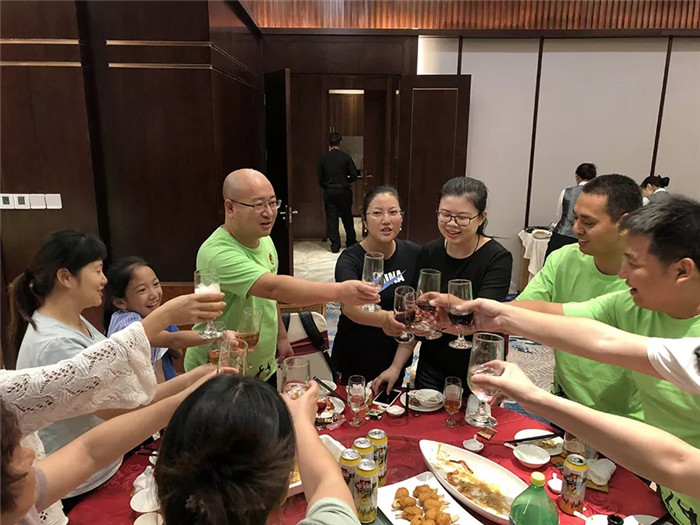 2018德旺中秋博饼晚宴,与一线施工员共襄团圆 2018德旺中秋博饼晚宴,与一线施工员共襄团圆